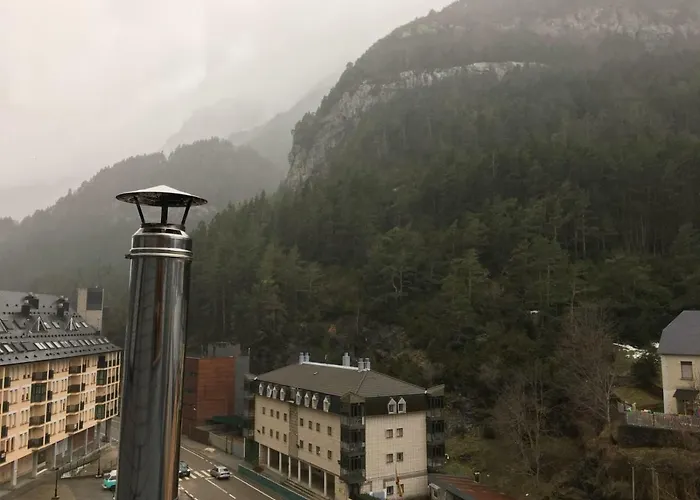 Magnifico Atico Duplex Con Vistas A La Montana Canfranc